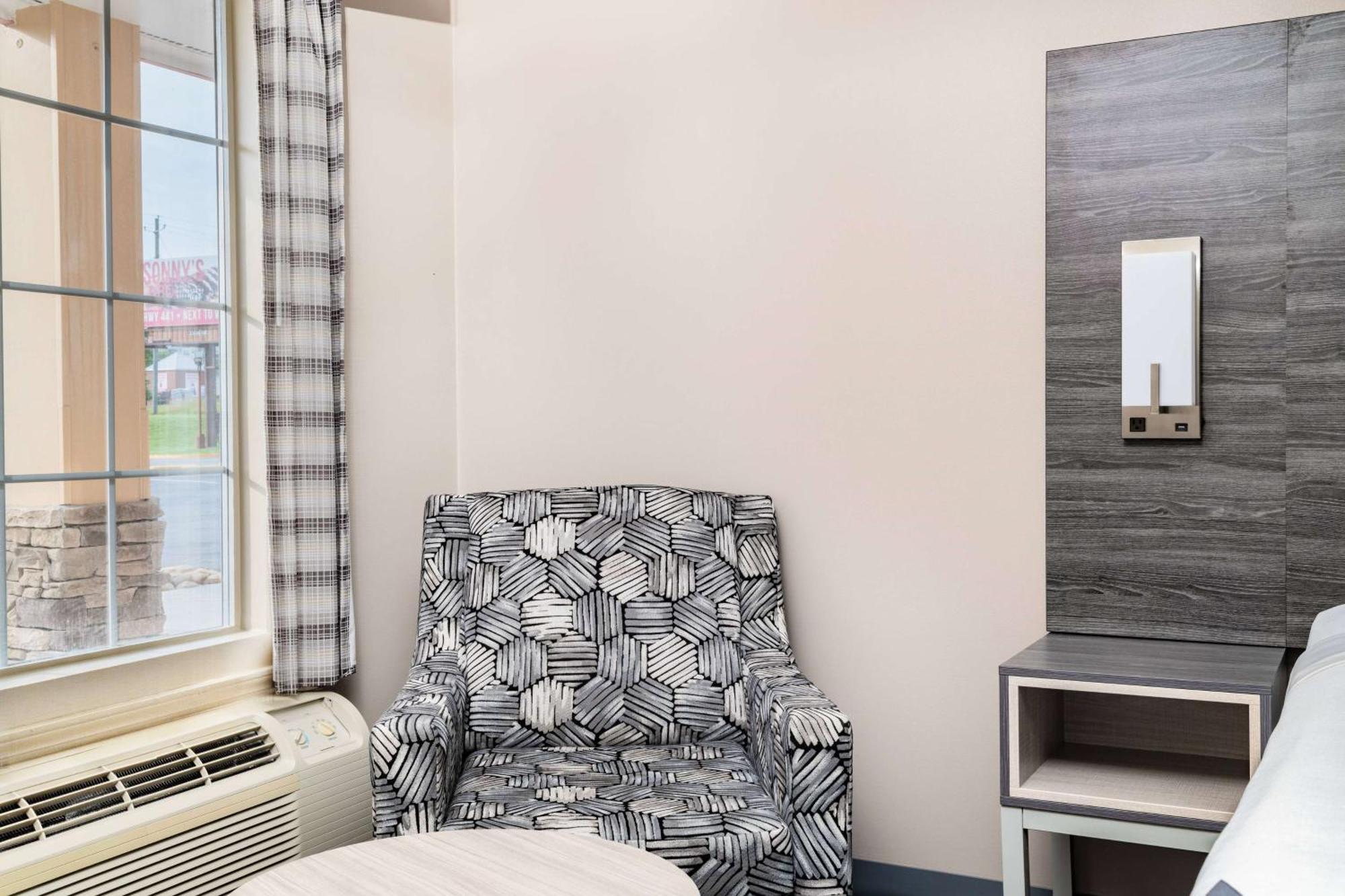 Baymont By Wyndham Commerce Ga Near Tanger Outlets Mall Ngoại thất bức ảnh