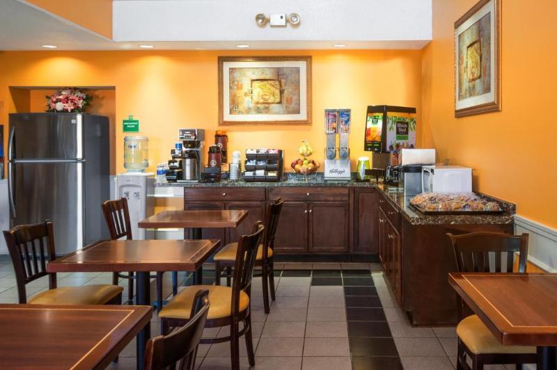 Baymont By Wyndham Commerce Ga Near Tanger Outlets Mall Ngoại thất bức ảnh